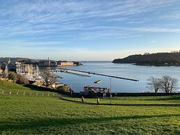 Cozy Coastal Apartment