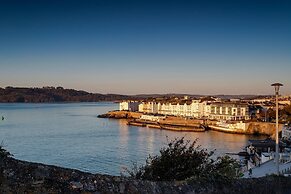 Cozy Coastal Apartment