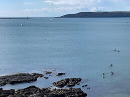 Cozy Coastal Apartment