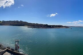 Cozy Coastal Apartment