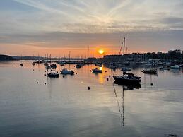 Cozy Coastal Apartment