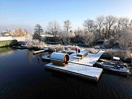 Waterlodge Skries in Nes
