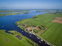 Waterlodge Skries in Nes