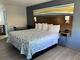 HomeTowne Studios by Red Roof Georgetown, KY