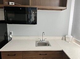 HomeTowne Studios by Red Roof Georgetown, KY