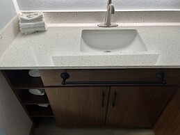 HomeTowne Studios by Red Roof Georgetown, KY