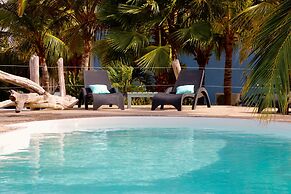 Beautiful condo with sea view