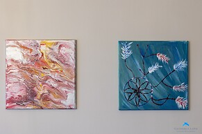 Beautiful condo with sea view