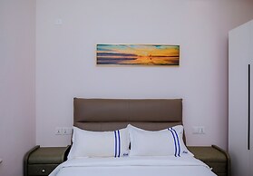 Elizabeth Golf Apartment