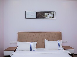 Elizabeth Golf Apartment