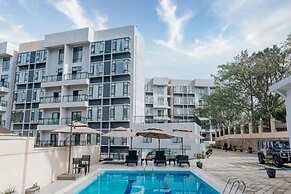 Elizabeth Golf Apartment