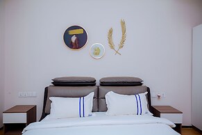 Elizabeth Golf Apartment