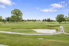 Veltings Golf View Getaway - Holiday Hills Branson - Golf Resort - Out