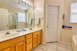 Henrik's Highlands Reserve Retreat 4 Bedroom Home by Redawning