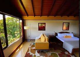 Arenal Roca Lodge