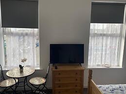 Charming 1-bed Studio in Coventry