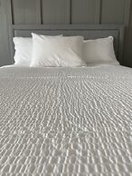 The Hermitage Inn and Taphouse