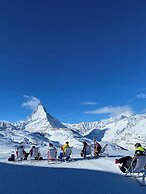 Peaky Riders Self Check-in Hotel