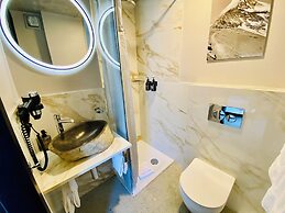 Peaky Riders Self Check-in Hotel