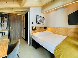 Peaky Riders Self Check-in Hotel