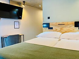 Peaky Riders Self Check-in Hotel