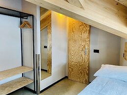 Peaky Riders Self Check-in Hotel