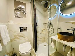 Peaky Riders Self Check-in Hotel