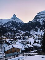 Peaky Riders Self Check-in Hotel