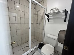 HOTEL LA QUINTA BONITA