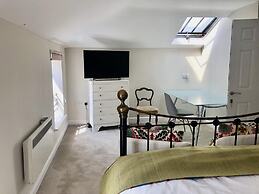 The Mews - 1BR Studio in Jericho Near City Centre