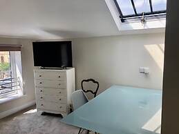 The Mews - 1BR Studio in Jericho Near City Centre
