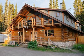 Arctic Divide Lodge