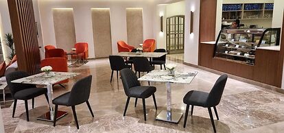 GLORIA HOTEL AND SUITES