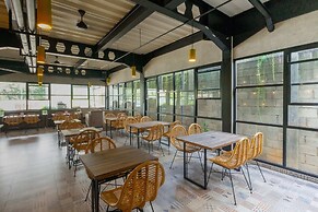 Summerville Hotel & Coffee Shop