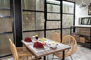 Summerville Hotel & Coffee Shop