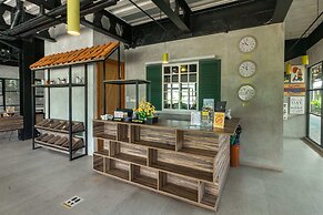 Summerville Hotel & Coffee Shop