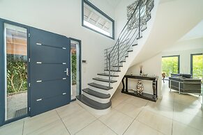 Dream 5BD Villa for Families Geneva 14KM