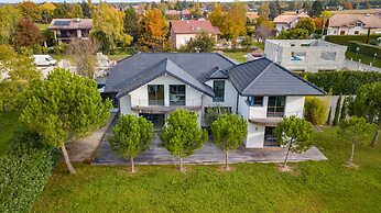 Dream 5BD Villa for Families Geneva 14KM