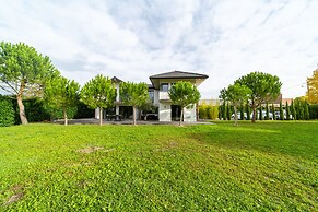 Dream 5BD Villa for Families Geneva 14KM