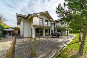 Dream 5BD Villa for Families Geneva 14KM