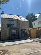 Catharine House by condokeeper