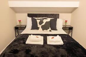 Catharine House by condokeeper