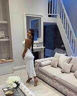 Luxury 3 Bedroom Penthouse w Massive Roof Terrace