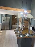 Luxury 3 Bedroom Penthouse w Massive Roof Terrace