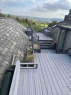 Luxury 3 Bedroom Penthouse w Massive Roof Terrace