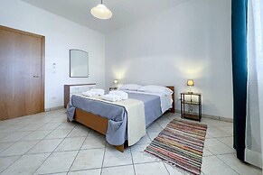 Beautiful 2-bed Apartment in Marina di Mancaversa
