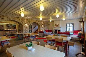 KIRIAKI GUESTHOUSE & SUITES