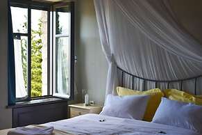 KIRIAKI GUESTHOUSE & SUITES