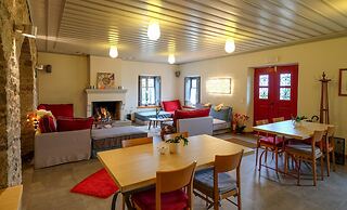 KIRIAKI GUESTHOUSE & SUITES