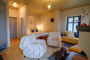 KIRIAKI GUESTHOUSE & SUITES
